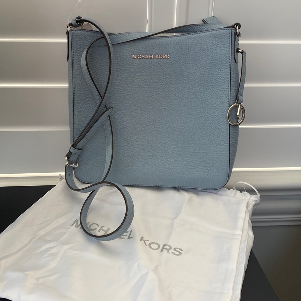 🔥HOT PRICE🔥Michael Kors NWOT Pebbled Leather Crossbody